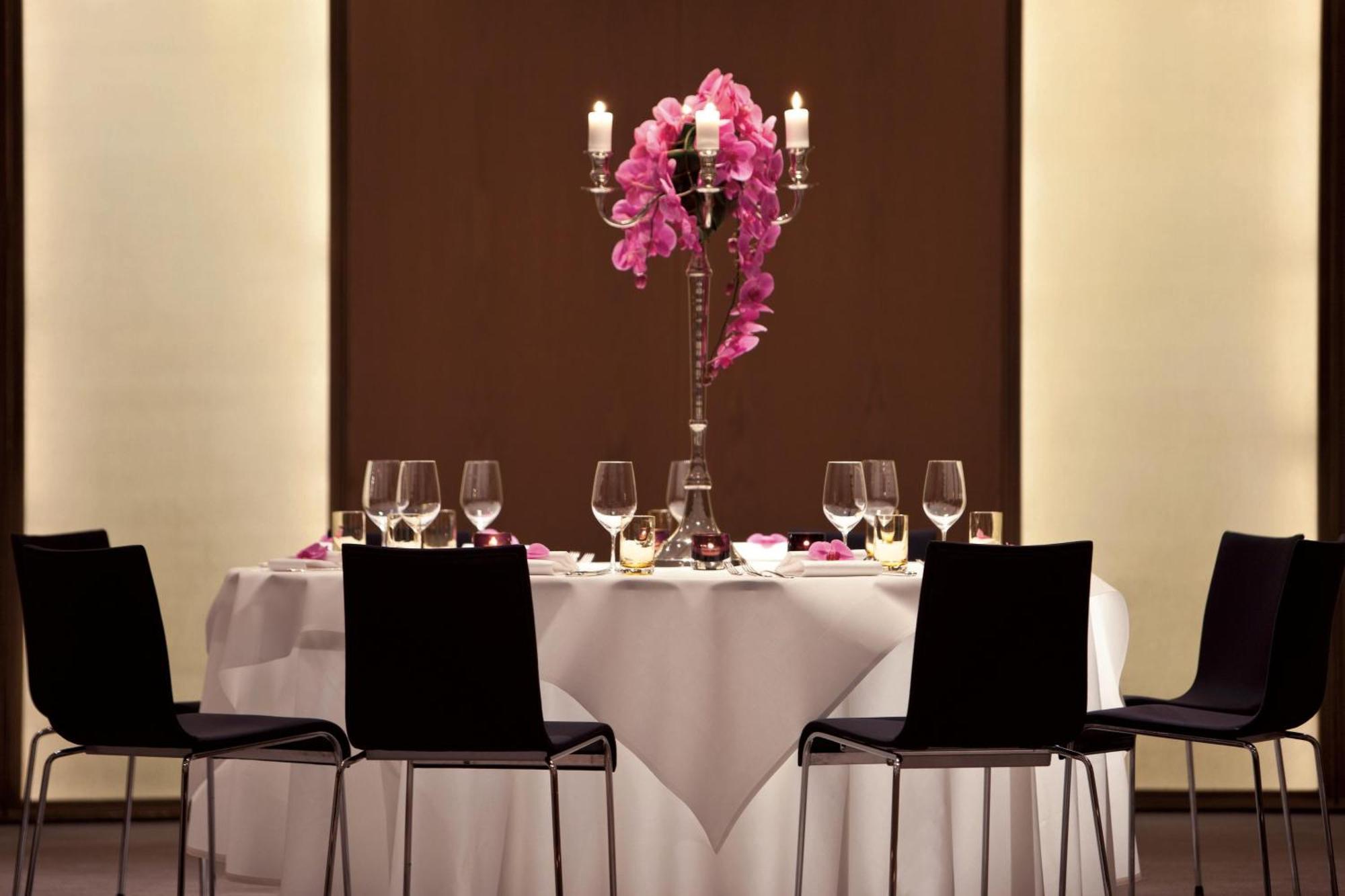 The Ritz-carlton, Hotel 5*
